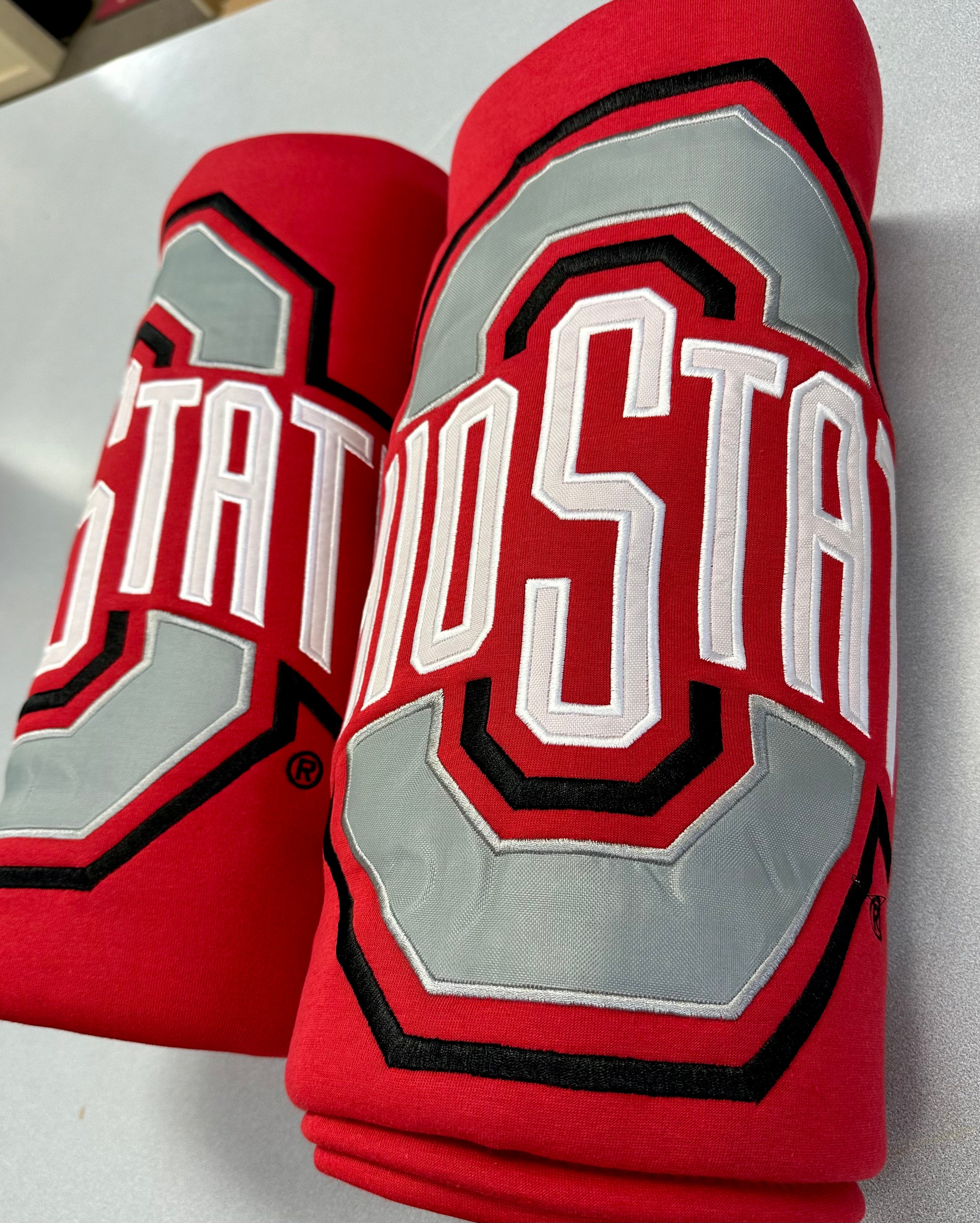 logo OHIO STATE BUCKEYES TEAM LOGO SWEATSHIRT BLANKET